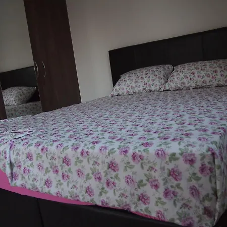 Apartament Near Long Beach Trikomo