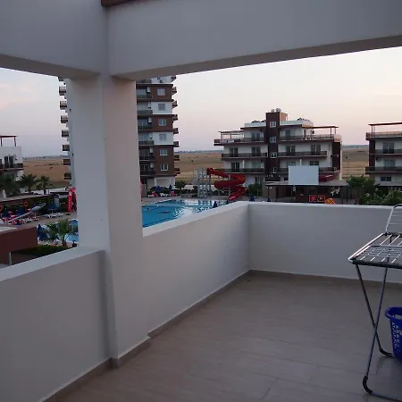 Near Long Beach Apartament Trikomo